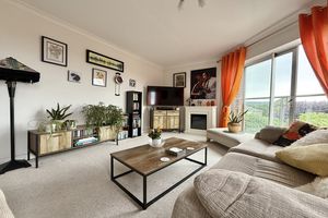 Living Room- click for photo gallery